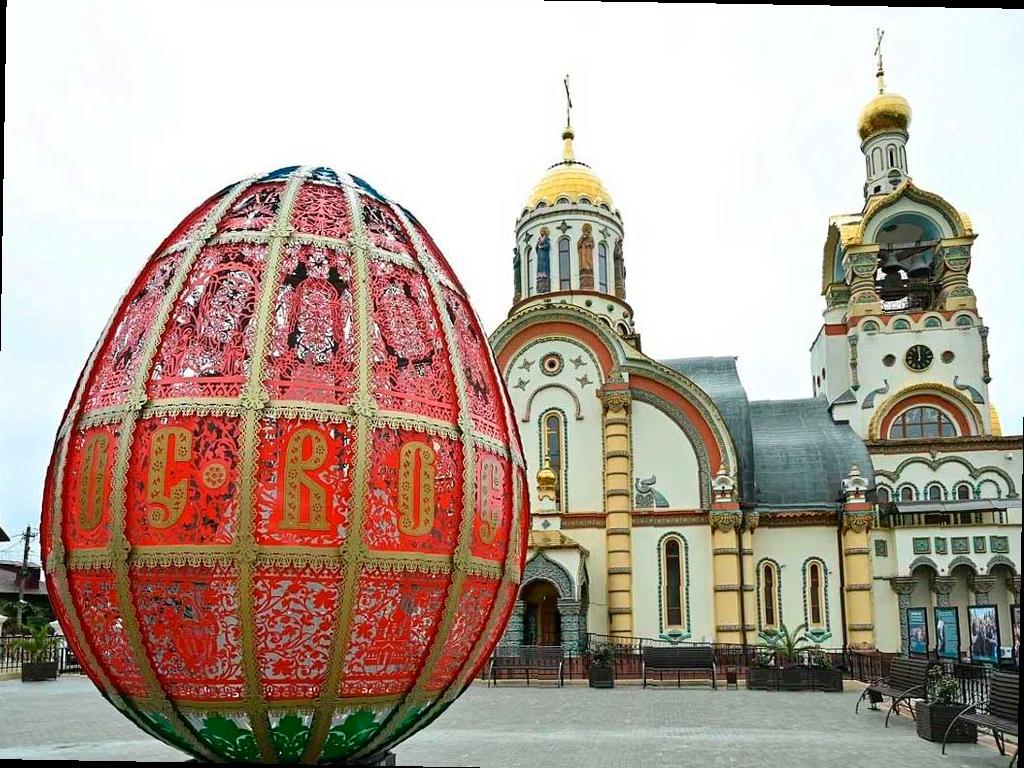 В храмах Сочи прошли Пасхальные богослужения