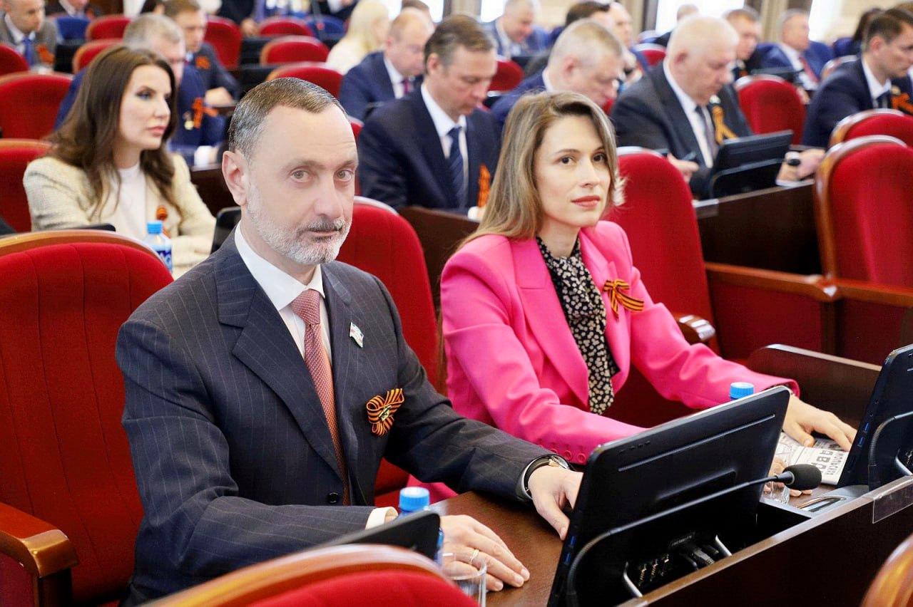 Виктор Тепляков участвовал в заседании краевого парламента
