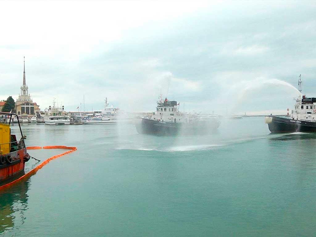 В морпорту Сочи прошли учения по ликвидации ЧС