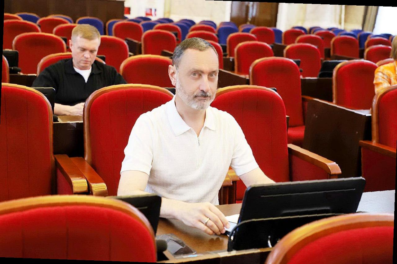 «Виктор Тепляков принял участие в совещании фракции «Единая Россия» краевого парламента»