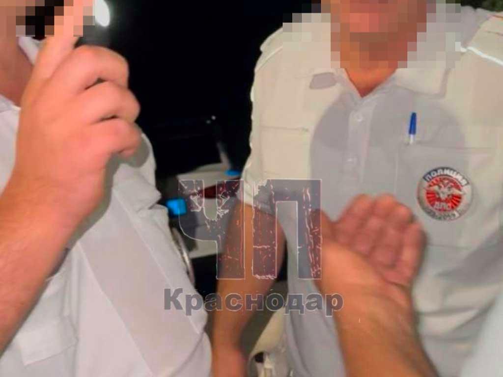 В УВД Сочи проверяют информацию о сотруднике, о котором заговорили в социальных сетях