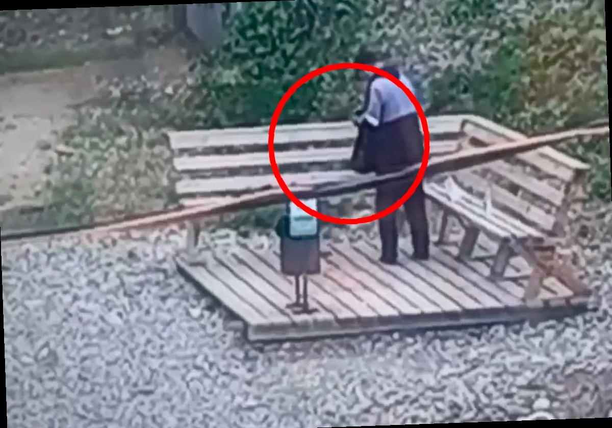В Сочи задержали местного жителя по подозрению в краже, за что ему грозит до 5 лет тюрьмы. Всё произошло на Мамайке, когда мужчина увидел оставленный без присмотра рюкзак на лавочке. Он посмотрел, что внутри, обнаружил 25 тысяч рублей и похитил их, скрывшись затем.