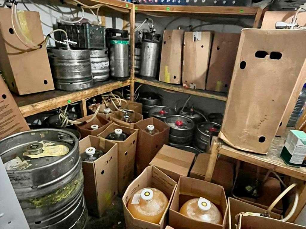 Более 40 тысяч литров нелегального алкоголя изъяли в Сочи с начала года