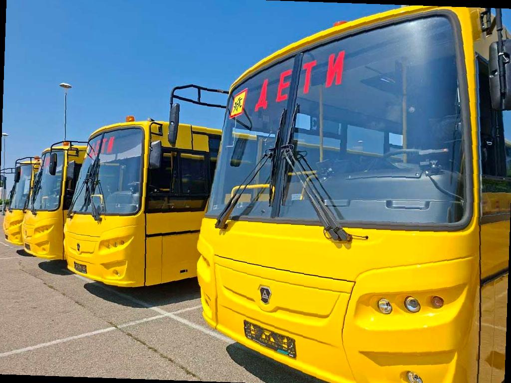 Сочинские школы радуются новым автобусам