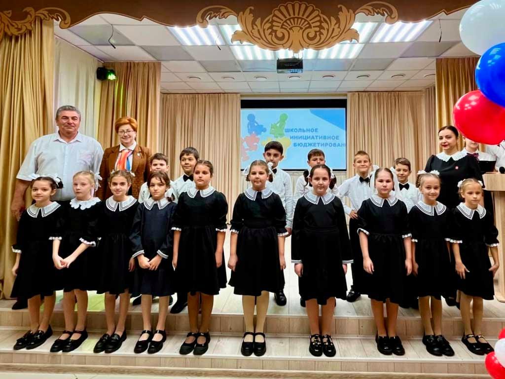 В сочинских школах открылись новые актовые залы