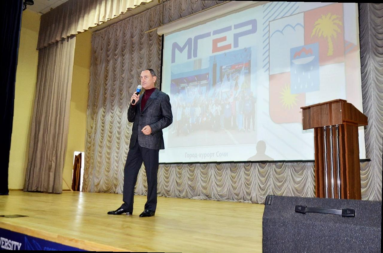 «Возможности сотрудничества со «Молодой Гвардией»: встреча с Виктором Тепляковым»