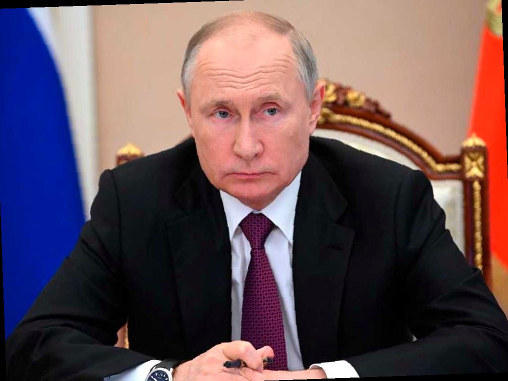Путин подписал законы об изменениях в ЖКХ, пенсиях и новых регионах