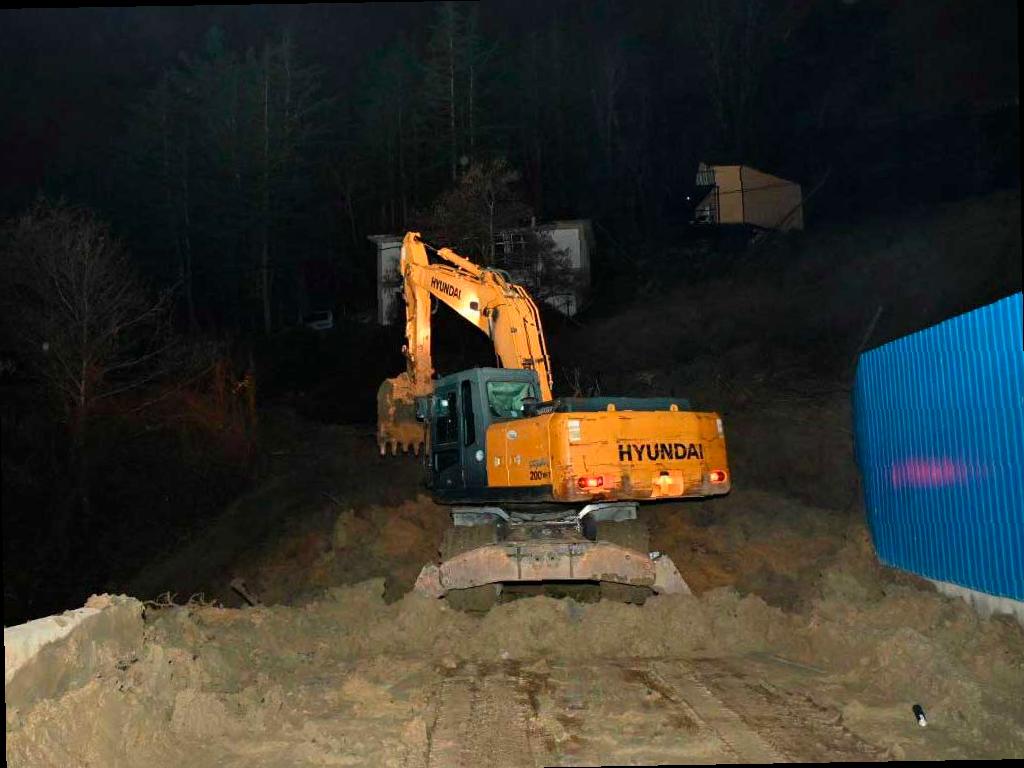 Оползни в Сочи: более 1,5 тысячи кубометров грунта убрано за сутки