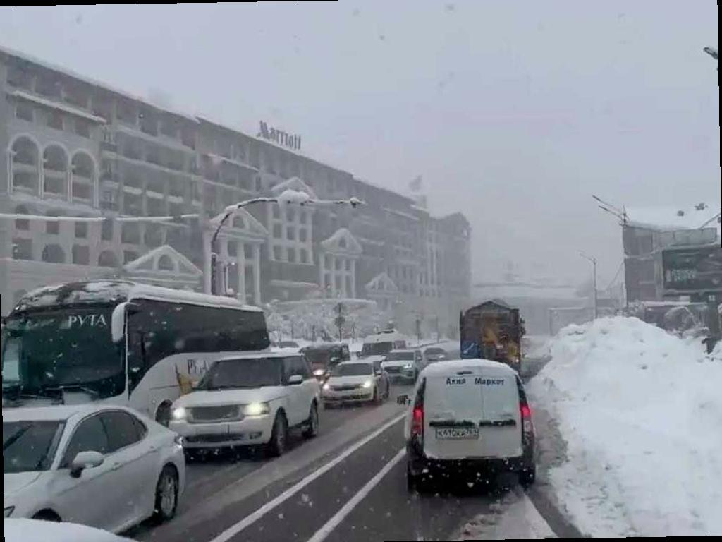 В Сочи возбуждены дела из-за плохой уборки дорог во время снегопада