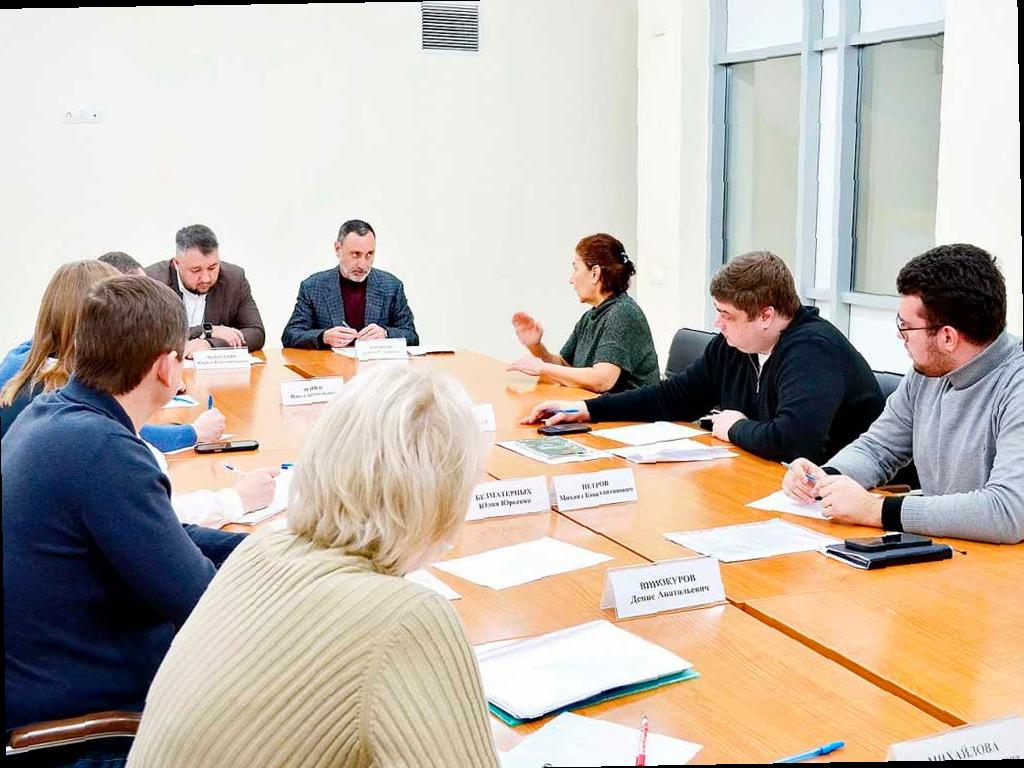 Депутат Виктор Тепляков провел прием жителей Сочи