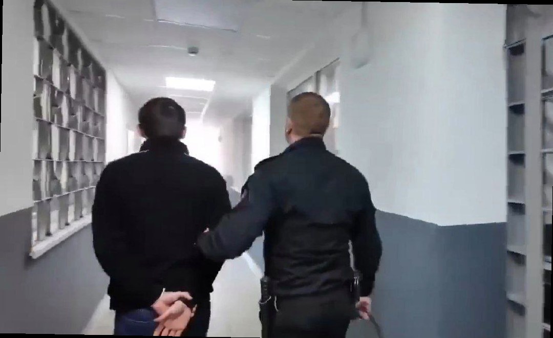 18-летнего курьера мошенников из Краснодара задержали в Сочи с 900 тыс