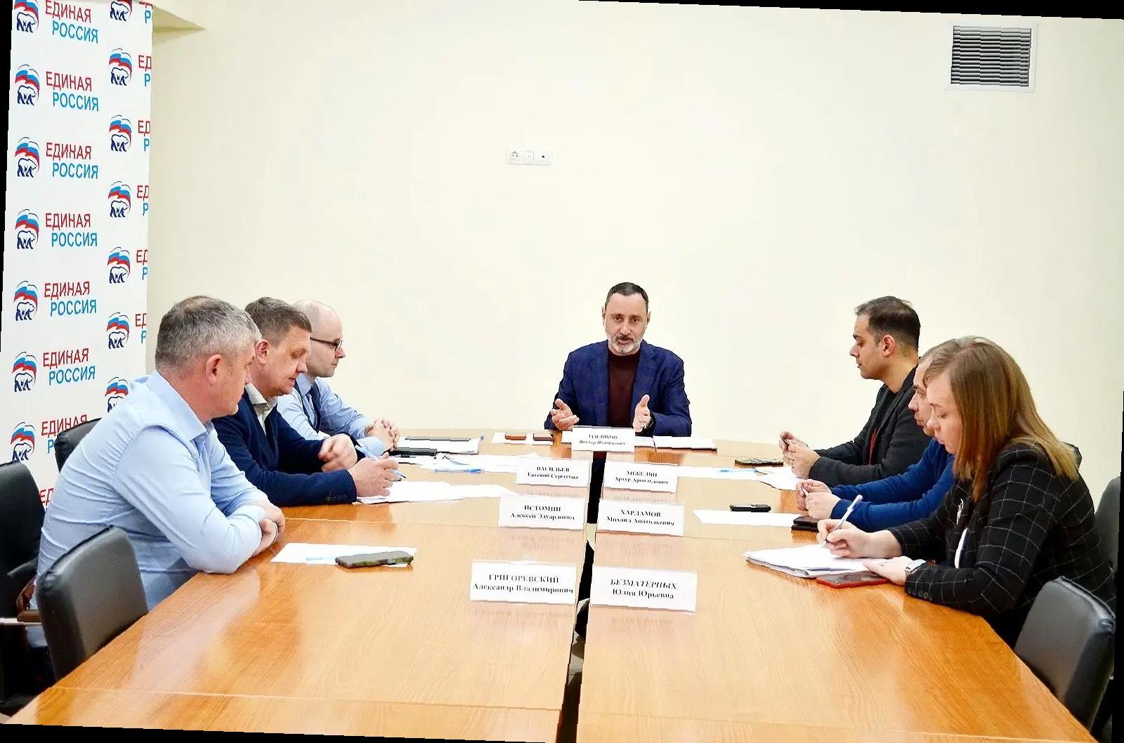«Виктор Тепляков рассмотрел проблему оползня на ул. Подгорная в Сочи»