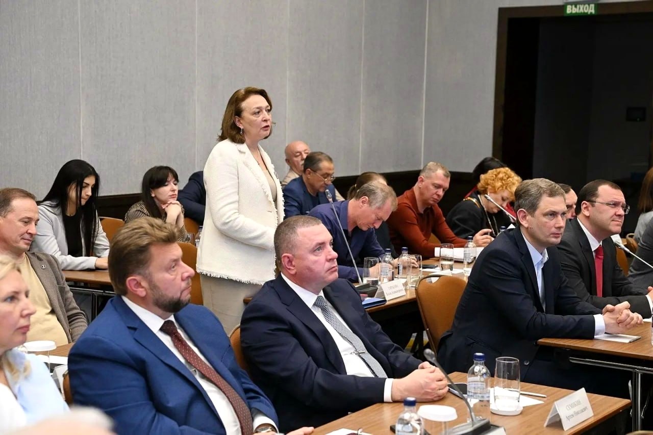 Депутат ЗСК Виктор Тепляков присутствовал на заседании Совета по туризму в Сочи