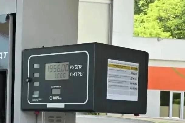 АЗС в Сочи продолжают работать, введены ограничения на отпуск топлива