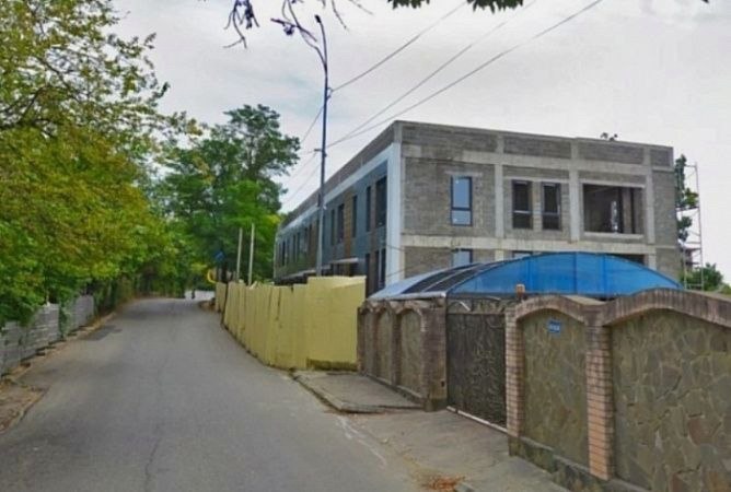 Суд в Сочи решил снести два самовольных строения
