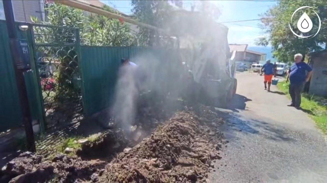 Замена 45 метров водовода на улице Звёздной в Сочи