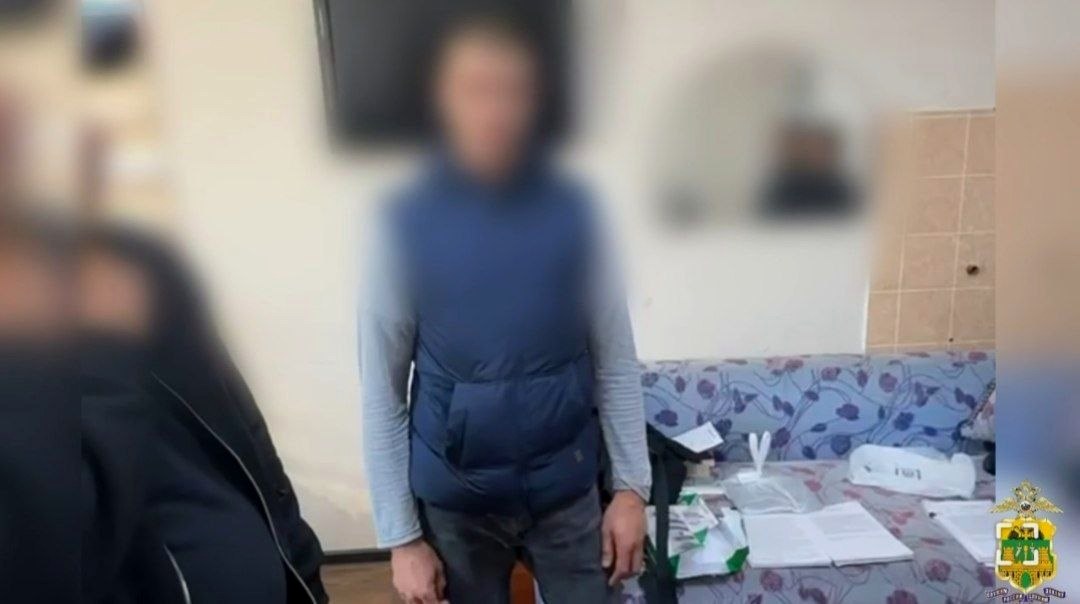 Сотрудники полиции Сочи задержали местного жителя по подозрению в сбыте препаратов